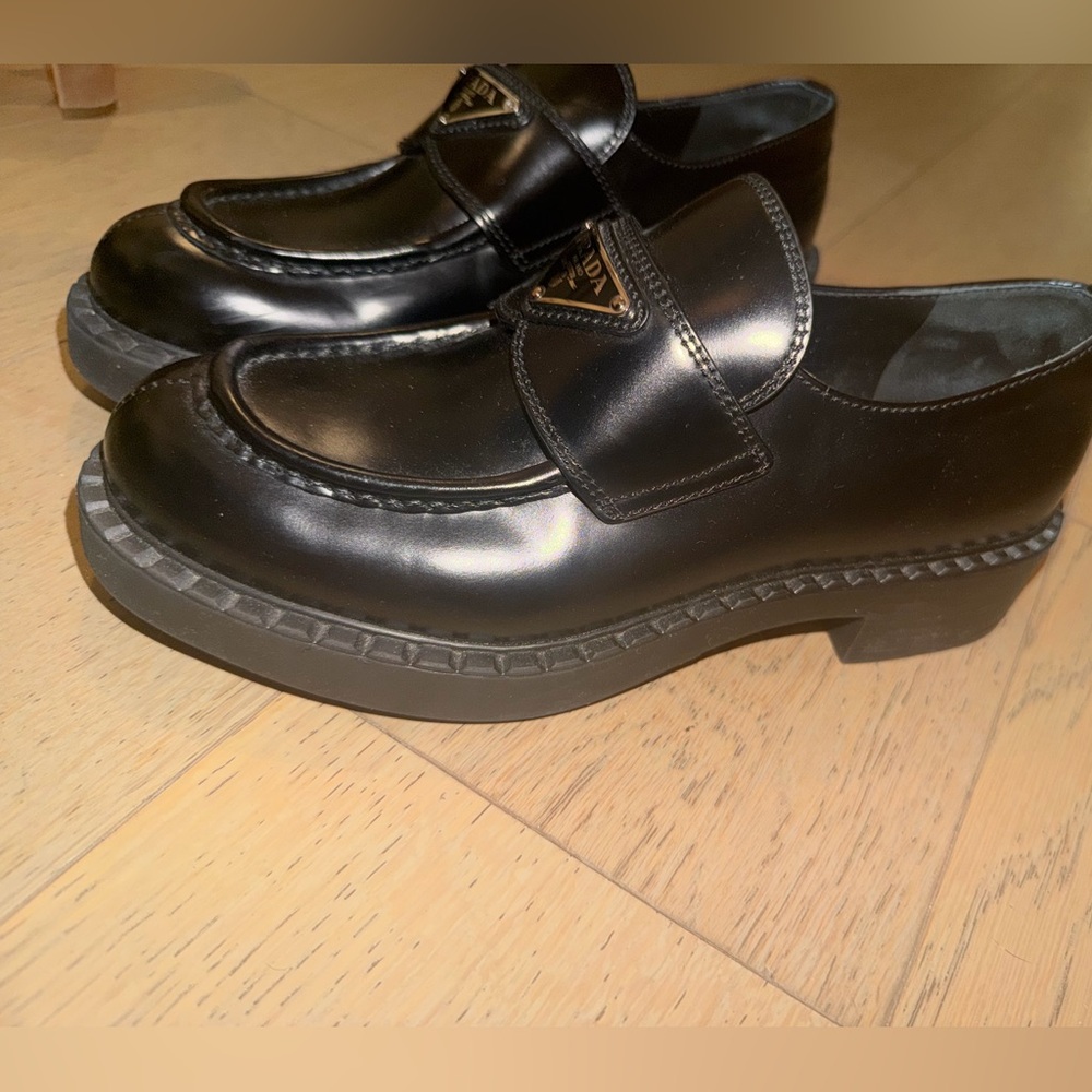 Prada Black Leather Women's Slip-On Loafers with Triangle Logo - Picture 6 of 7